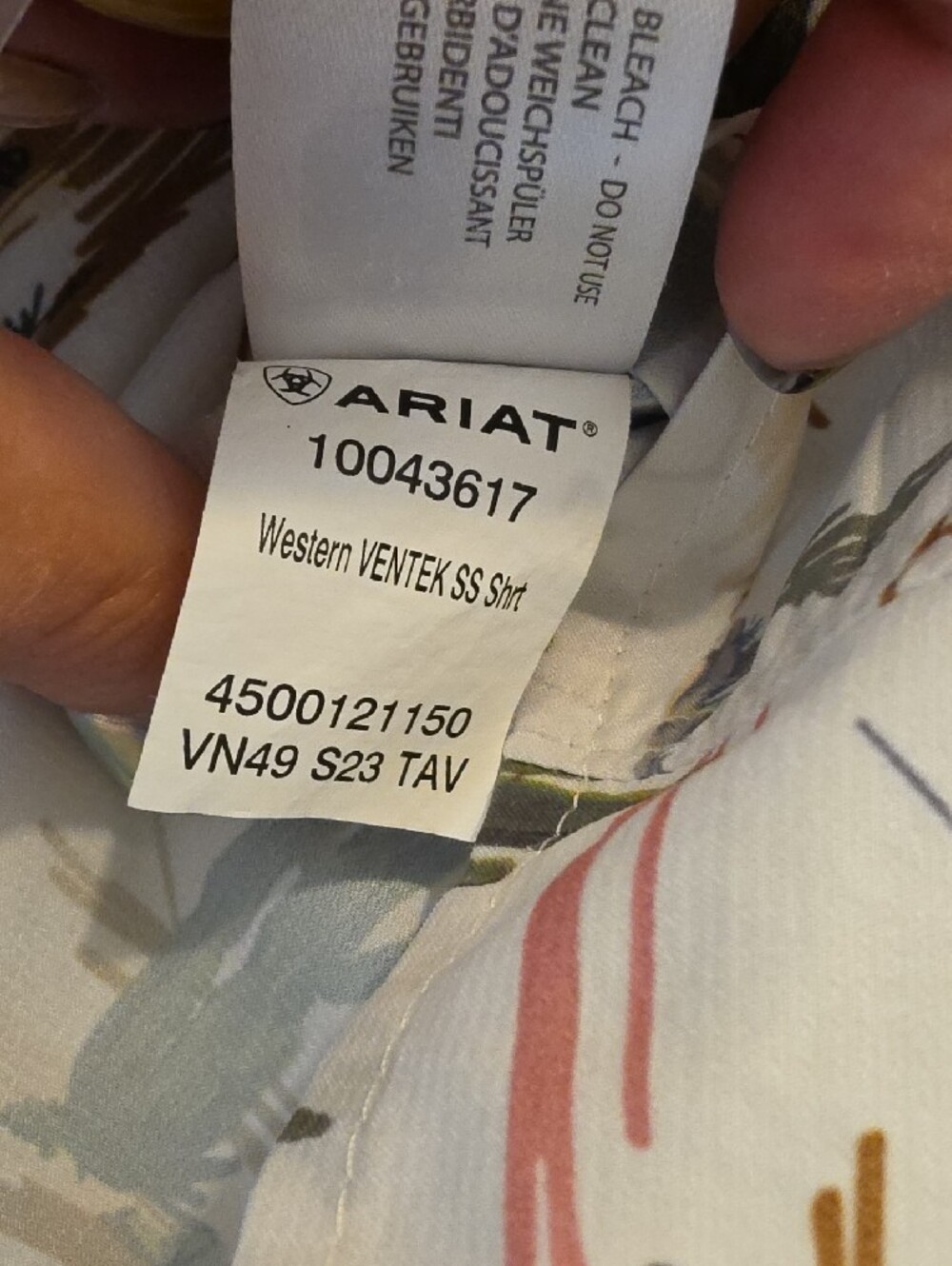 Ariat Women's Large Cream Short-Sleeve Button-Down Shirt with Green Cactus Print - Picture 5 of 9